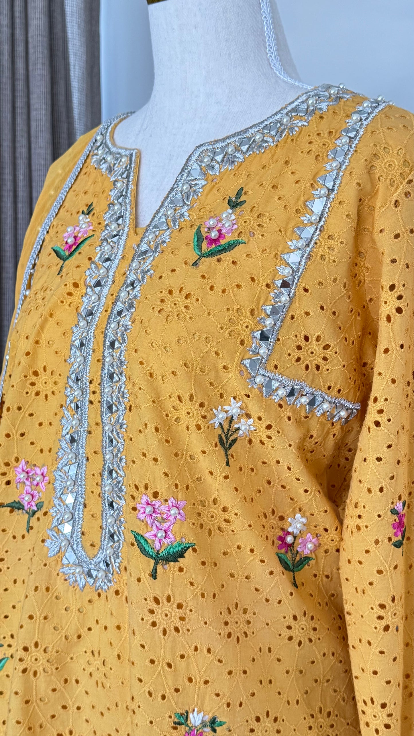 Yellow Chikan Kari