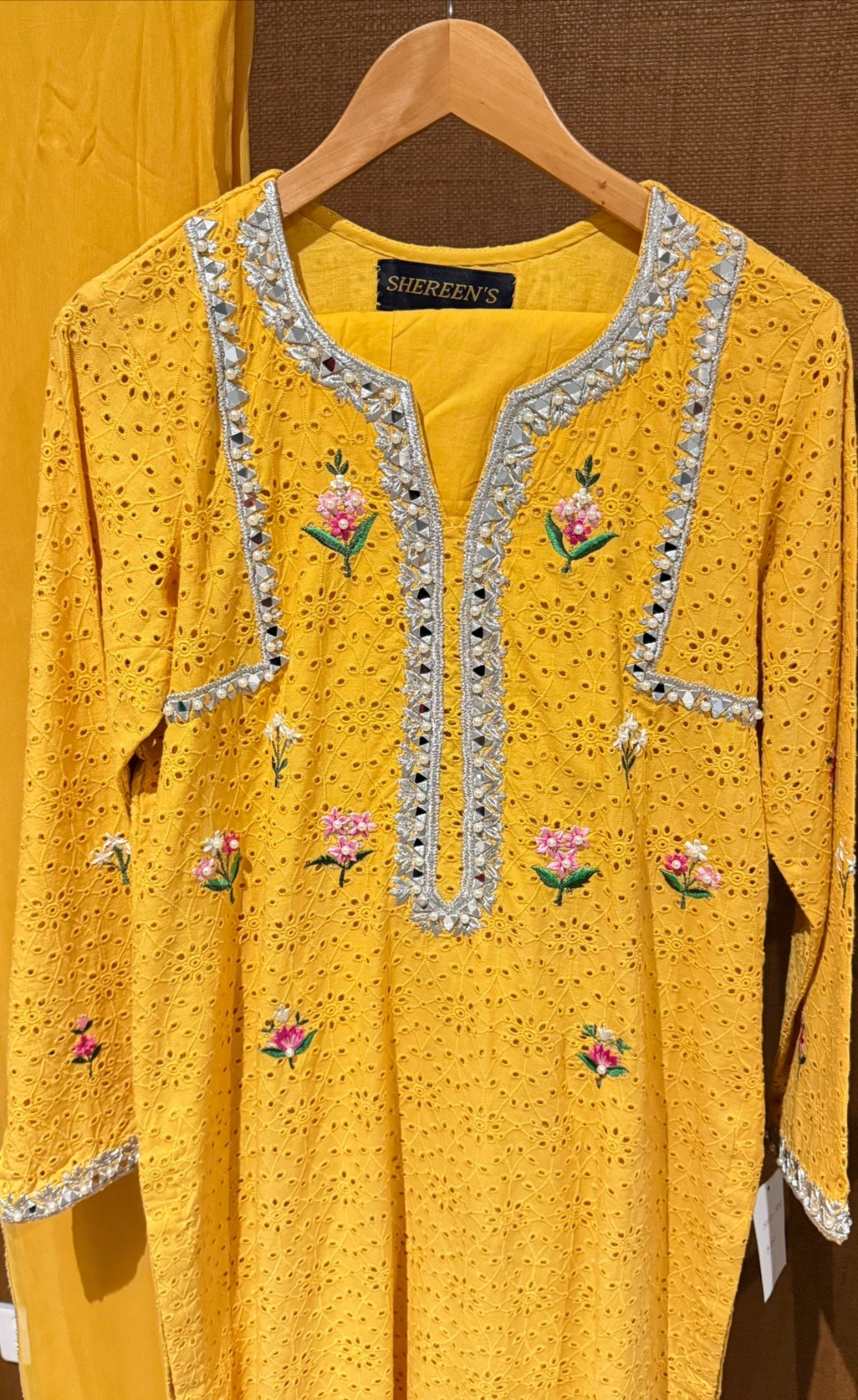 Yellow Chikan Kari
